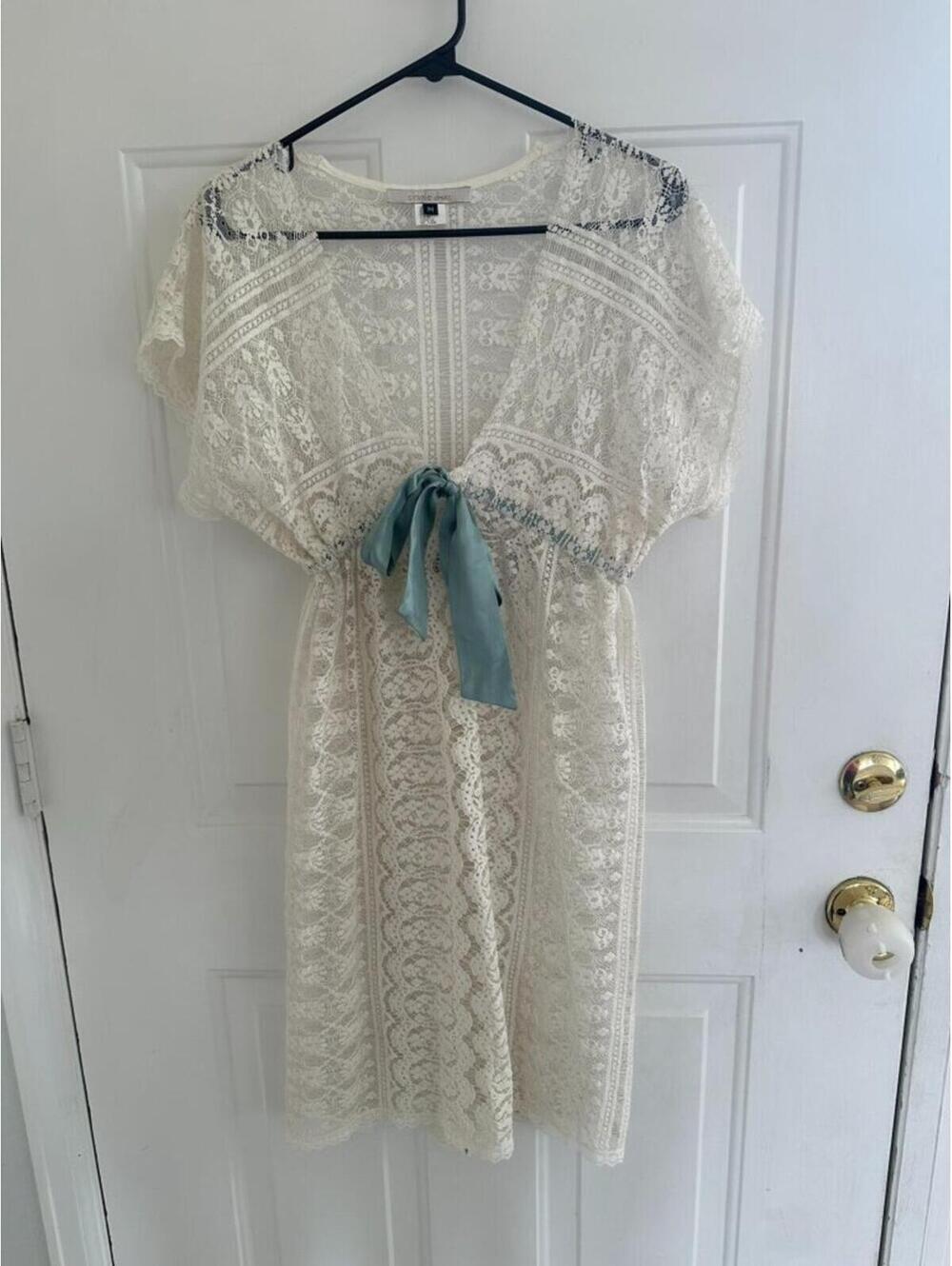 Single Dress Ivory Lace Midi Size M Flutter Sleeve